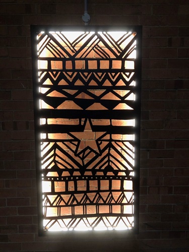 Naqshadaha Dhaqankena (Our cultural patterns) | Suhaila Ismail | 2020 | This piece is influenced by fabric designs of various Somali clothing: Guntiino/Garays (horizontal lines), Macwiis (triangles), Baati/Shiid (mixed patterns). The star in the centre represents the 5 areas where the Somali ethnic groups have resided.