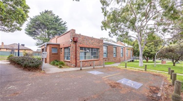 Front entry car park.